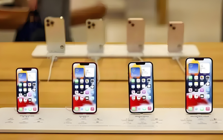 відновлений iPhone від ICOOLA